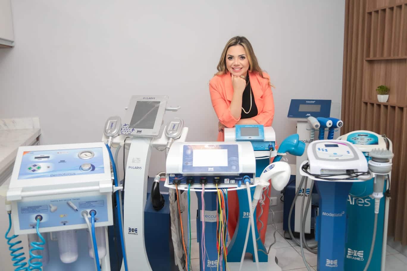 Leticia Benites com equipamentos Ibramed