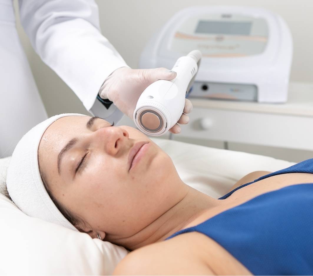 Radiofrequência com aplicador resistivo Cryotecar IBRAMED para tratamento facial estético